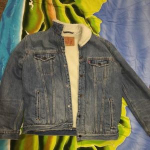 Jean jacket with fur